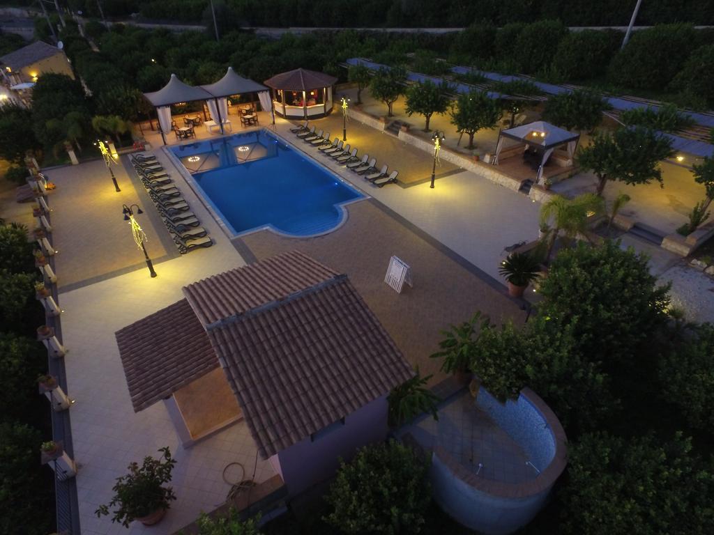 Farm stay Valle Degli Dei Agriresort Noto