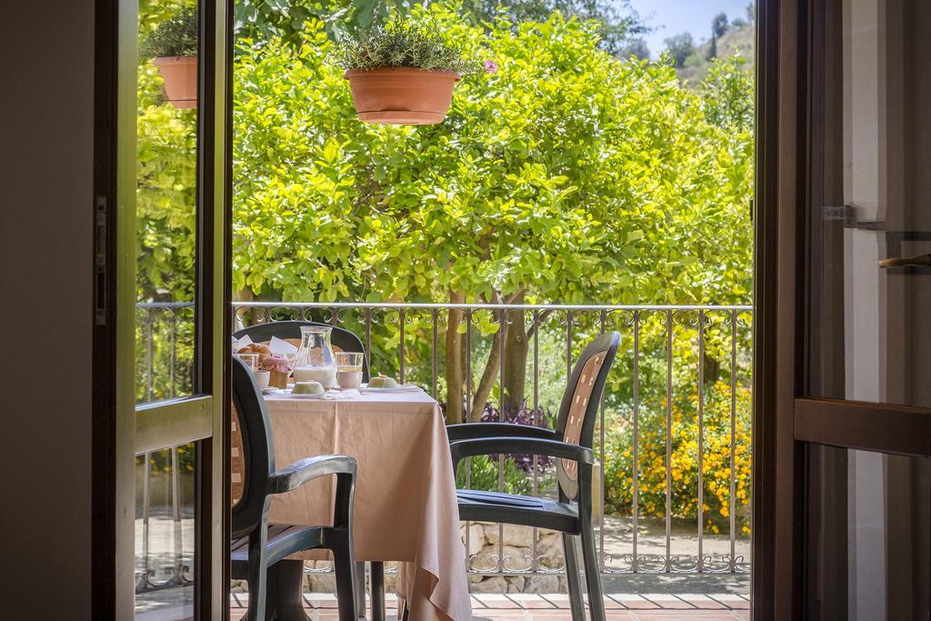 Farm stay Valle Degli Dei Agriresort Noto